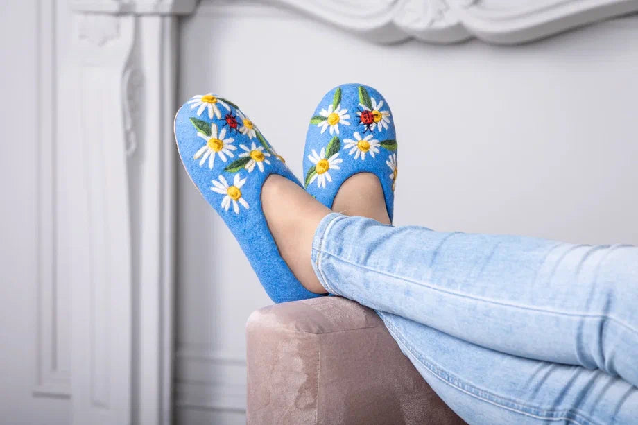 Blue with Daisies