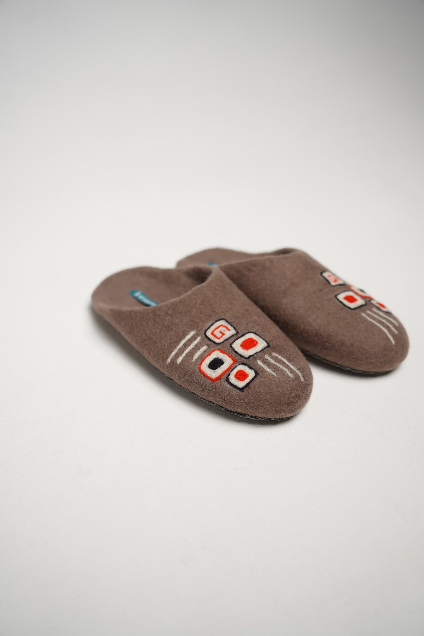 Brown Geometric