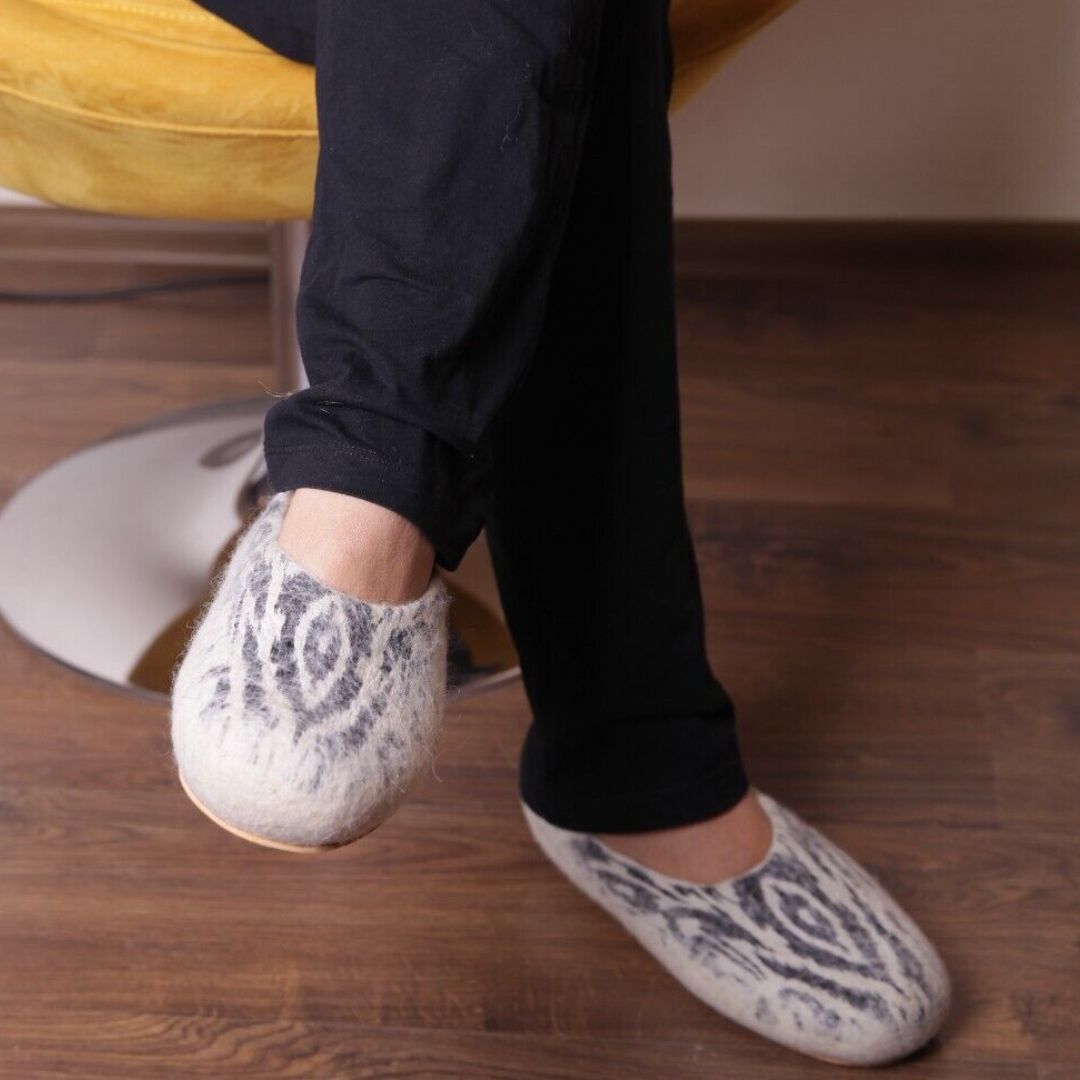 Ikat Black