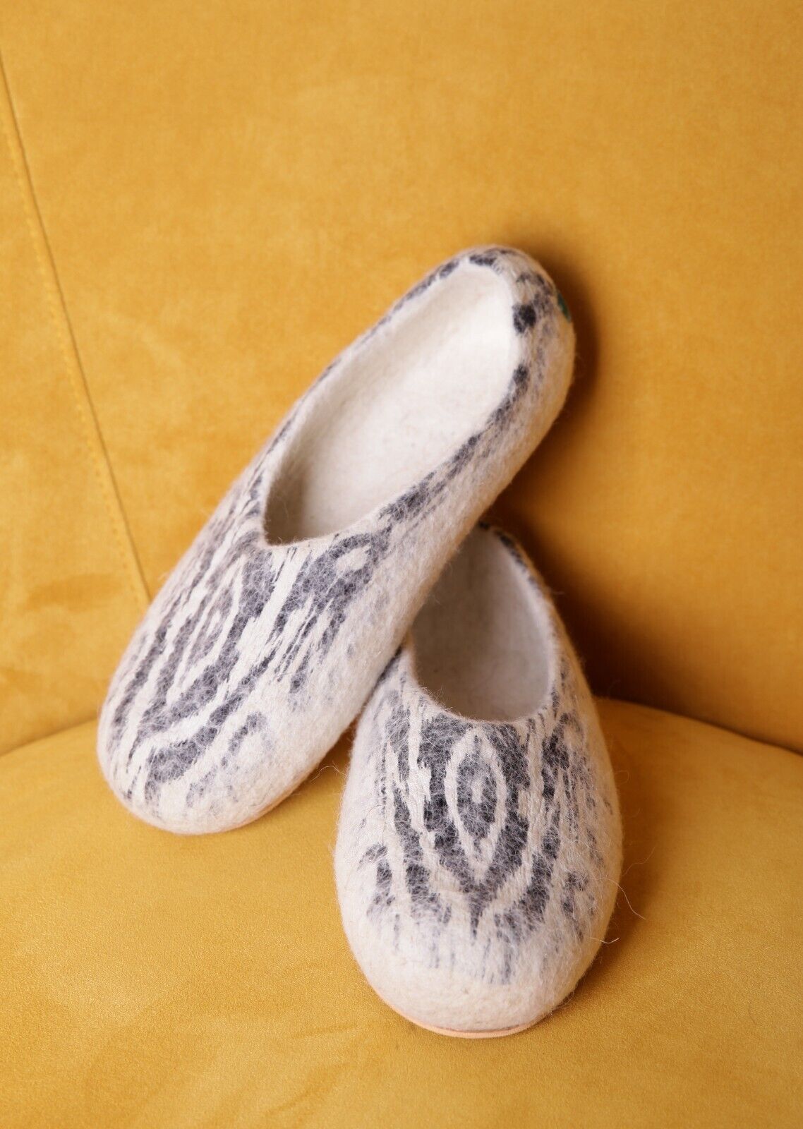 Ikat Black