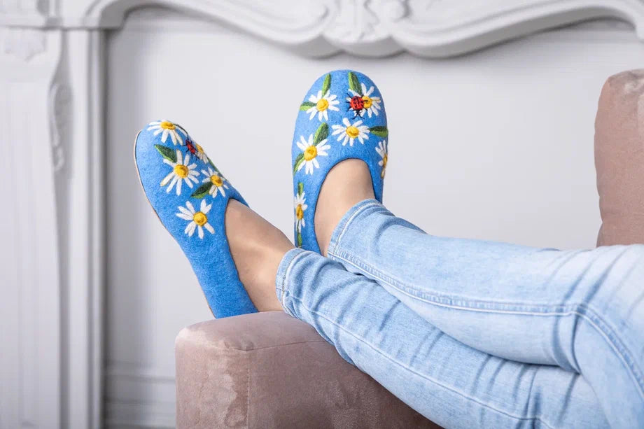 Blue with Daisies
