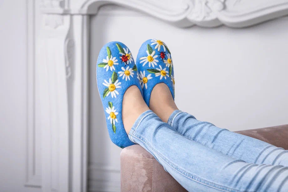 Blue with Daisies
