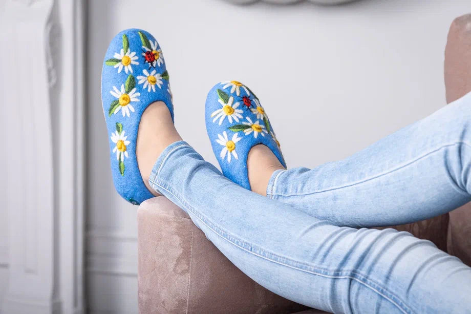 Blue with Daisies